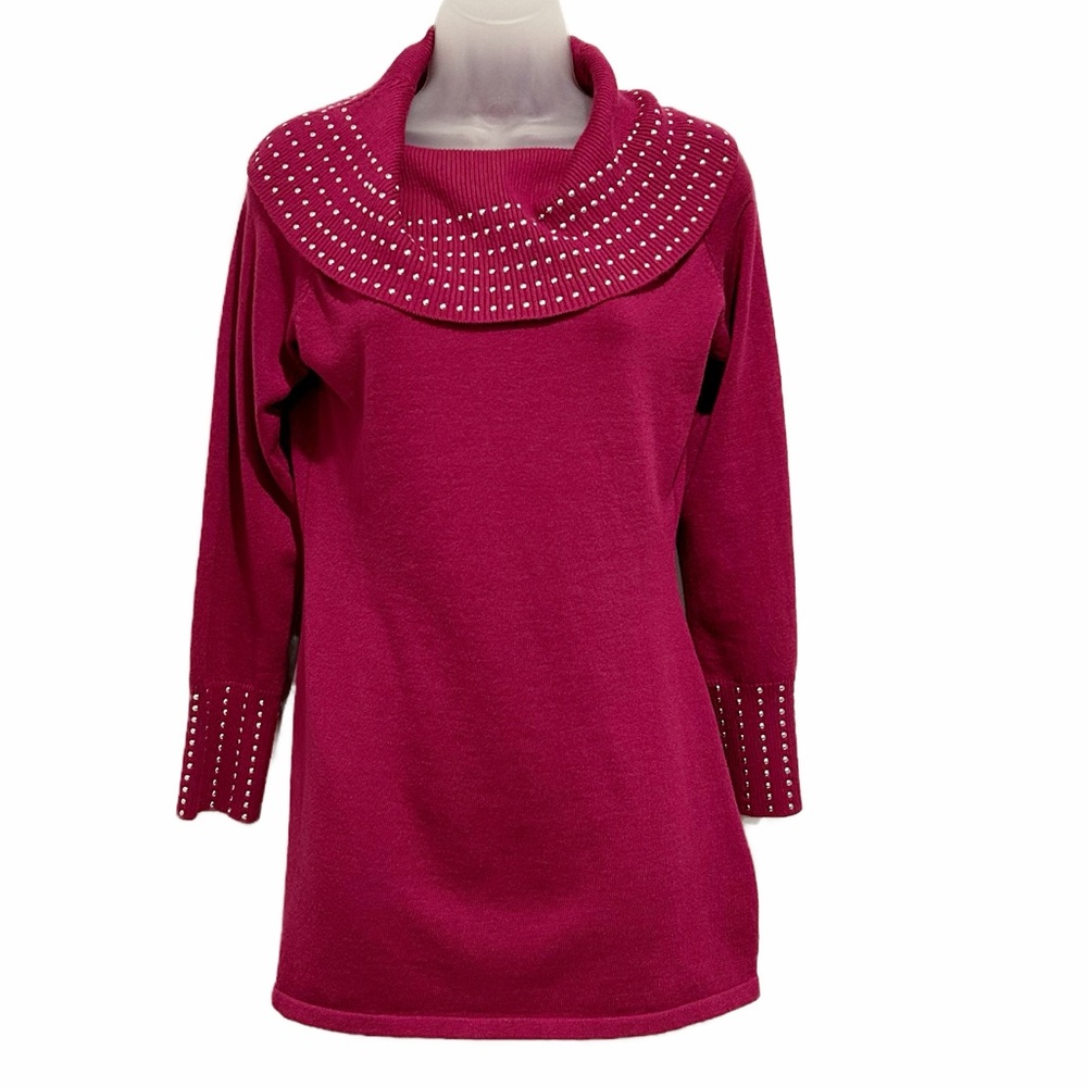 Questions pullover magenta/pink studded tunic. Size M.